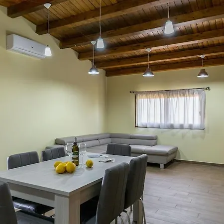 Stefy Formula Exclusive Apartment